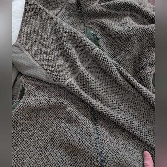 Patagonia Men’s 2009 MARS R2 Regulator Army Green Fleece Jacket XL - Picture 6 of 9